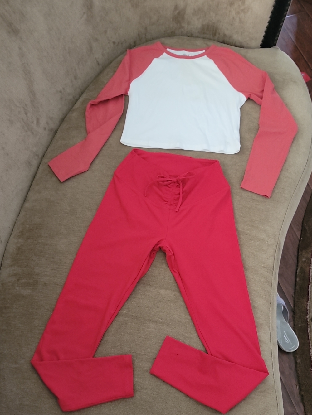 New PINK Victoria's Secret White & Red Logo Activewear Set
